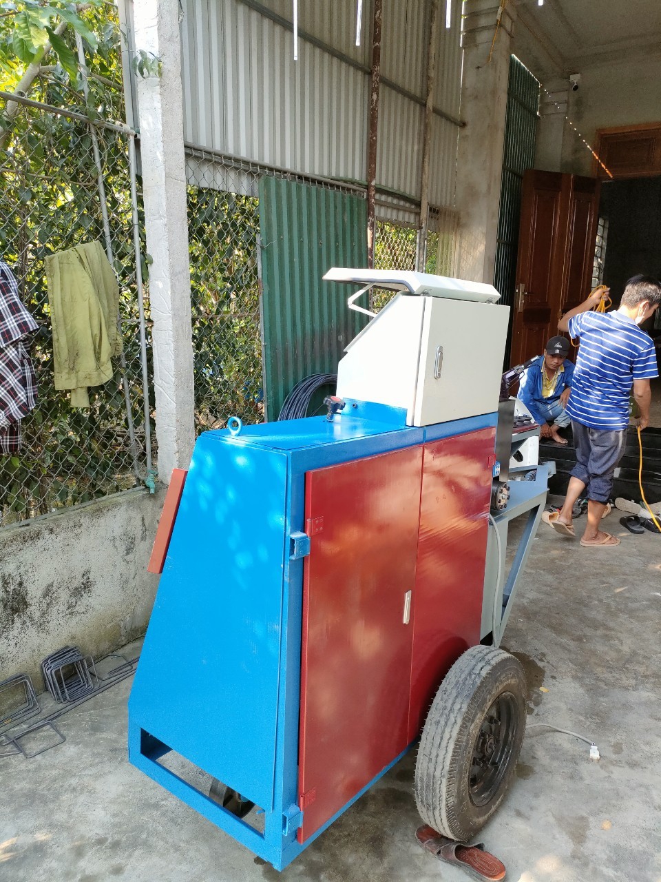 Giá máy bẻ đai sắt xây dựng tại TP Vinh , Nghệ An